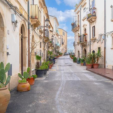 Апартаменты La Casa Di Eva In Via Nizza Сиракузы Экстерьер фото