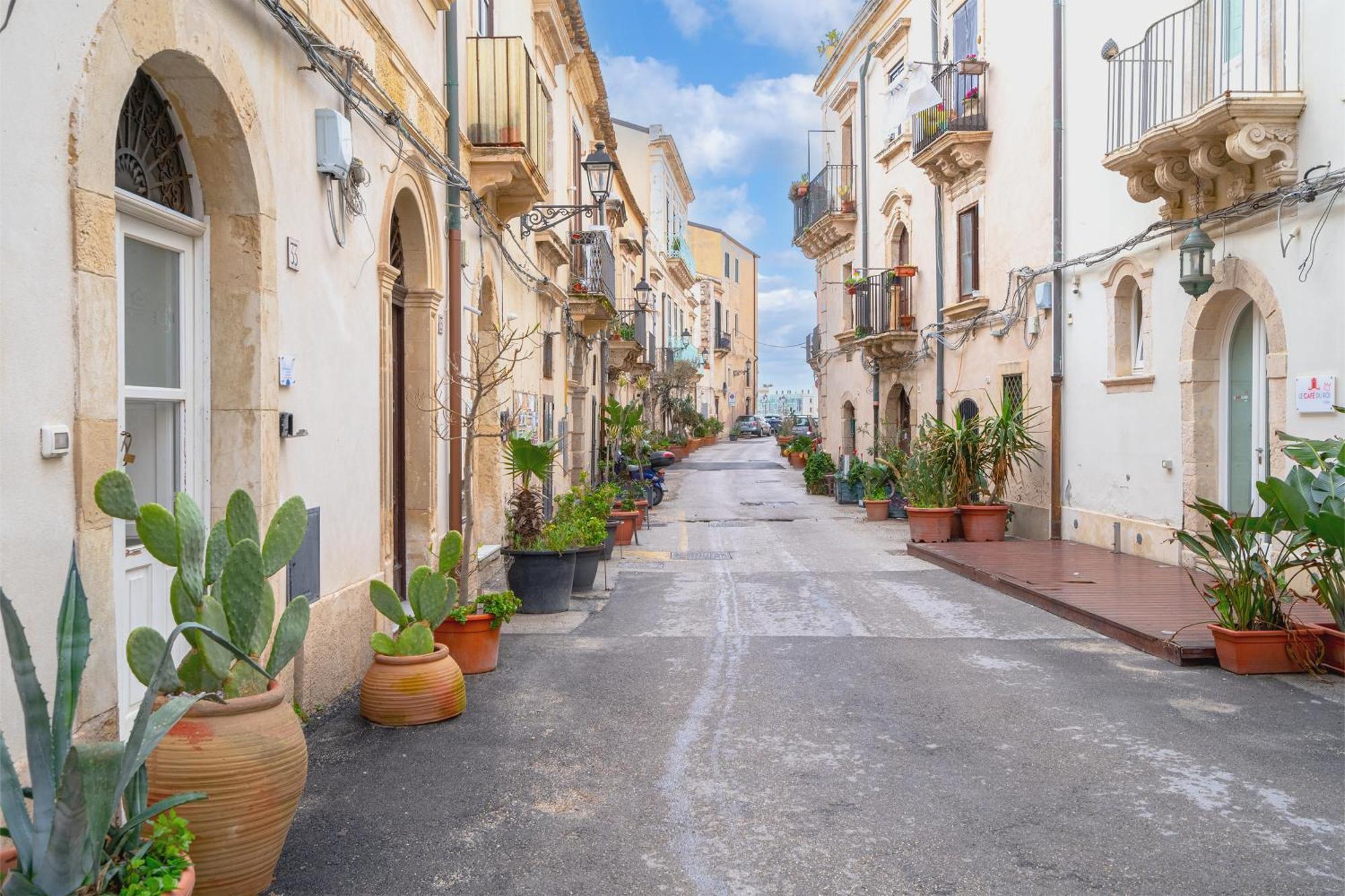 Апартаменты La Casa Di Eva In Via Nizza Сиракузы Экстерьер фото
